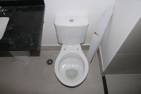 Banheiro de kitnet/studio para alugar com 1 quarto, 29m² em Perdizes, São Paulo