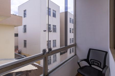 Apartamento à venda com 64m², 3 quartos e 1 vagaVaranda Quarto 2