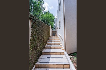 Casa à venda com 314m², 4 quartos e 2 vagasEscada