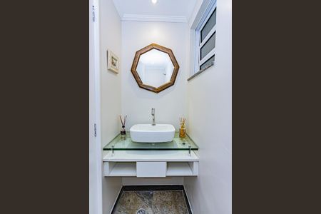 Casa à venda com 314m², 4 quartos e 2 vagasLavabo