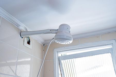 Casa à venda com 314m², 4 quartos e 2 vagasBanheiro suite - edícula 1