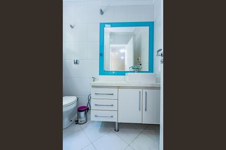 Casa à venda com 314m², 4 quartos e 2 vagasBanheiro suite 3