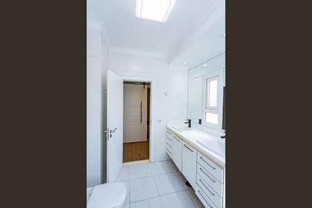 Casa à venda com 314m², 4 quartos e 2 vagasBanheiro suite 2