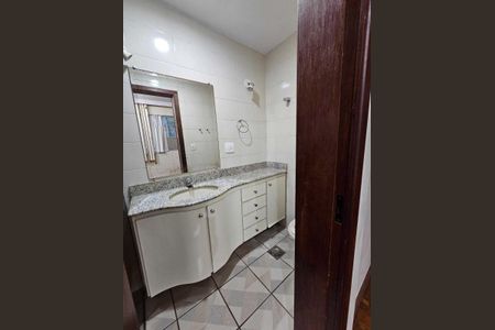 Apartamento para alugar com 167m², 3 quartos e 2 vagasBanheiro