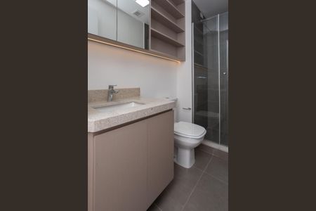 Banheiro  de apartamento para alugar com 2 quartos, 54m² em São Sebastião, Porto Alegre