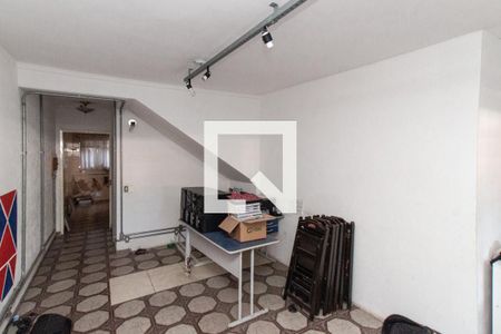 Casa para alugar com 4 quartos, 252m² em Parque Edu Chaves, São Paulo