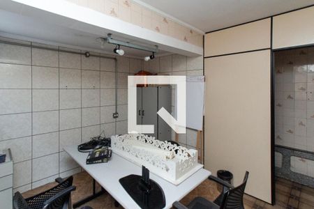 Casa para alugar com 4 quartos, 252m² em Parque Edu Chaves, São Paulo