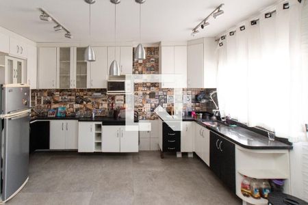 Casa para alugar com 4 quartos, 252m² em Parque Edu Chaves, São Paulo