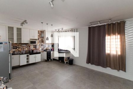 Casa para alugar com 4 quartos, 252m² em Parque Edu Chaves, São Paulo