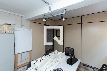 Casa para alugar com 4 quartos, 252m² em Parque Edu Chaves, São Paulo