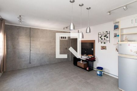 Casa para alugar com 4 quartos, 252m² em Parque Edu Chaves, São Paulo