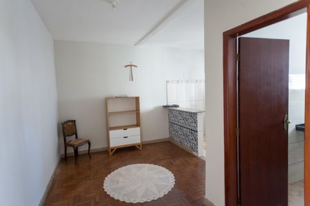 sala de casa para alugar com 1 quarto, 50m² em Floresta, Belo Horizonte