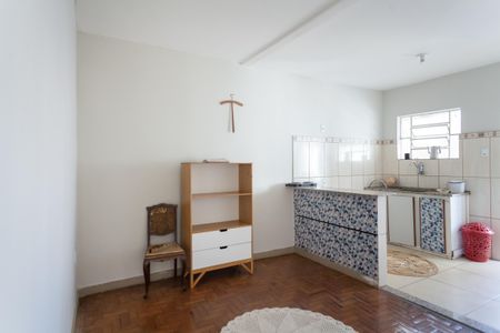 sala de casa para alugar com 1 quarto, 50m² em Floresta, Belo Horizonte