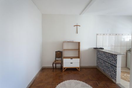 sala de casa para alugar com 1 quarto, 50m² em Floresta, Belo Horizonte