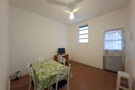 Sala de apartamento para alugar com 1 quarto, 44m² em Guilhermina, Praia Grande