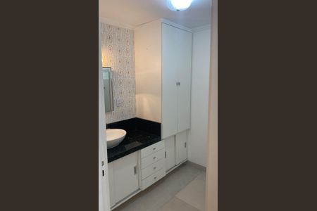 Banheiro de apartamento para alugar com 1 quarto, 37m² em Santa Cecilia, São Paulo