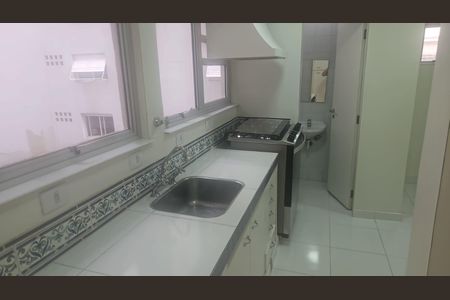Cozinha de apartamento para alugar com 3 quartos, 103m² em Cerqueira César, São Paulo