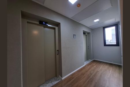 Apartamento à venda com 30m², 1 quarto e sem vaga Apartamento à venda com 30m², 1 quarto e sem vagaCorredor do prédio
