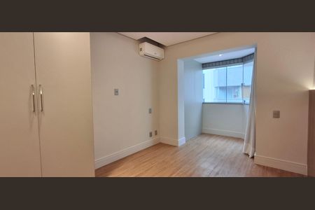 Apartamento para alugar com 100m², 3 quartos e 2 vagasSuíte 