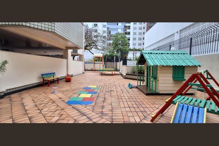 Apartamento para alugar com 100m², 3 quartos e 2 vagasÁrea comum - Playground