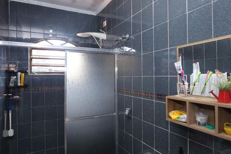 Casa à venda com 110m², 2 quartos e 2 vagasBanheiro 1