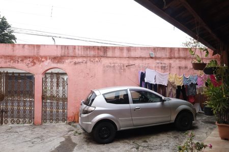 Casa à venda com 110m², 2 quartos e 2 vagasGaragem e quintal