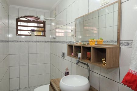Casa à venda com 110m², 2 quartos e 2 vagasBanheiro 2