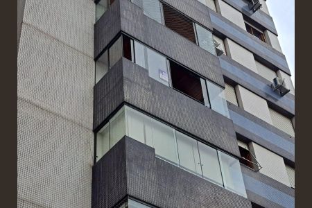 Apartamento à venda com 95m², 3 quartos e 3 vagas Apartamento à venda com 95m², 3 quartos e 3 vagasAdesivo na Janela