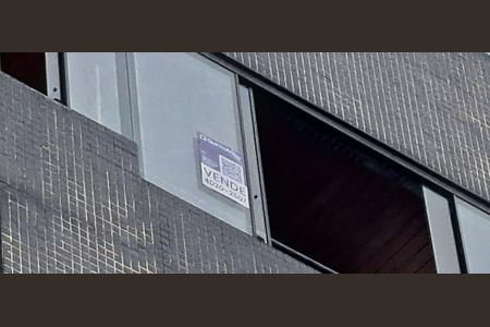 Apartamento à venda com 95m², 3 quartos e 3 vagas Apartamento à venda com 95m², 3 quartos e 3 vagasAdesivo