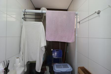 Apartamento à venda com 54m², 2 quartos e 1 vagaBanheiro Social