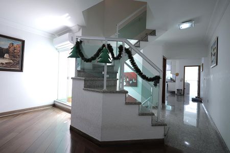 Sala de casa à venda com 4 quartos, 288m² em Vila Gilda, Santo André