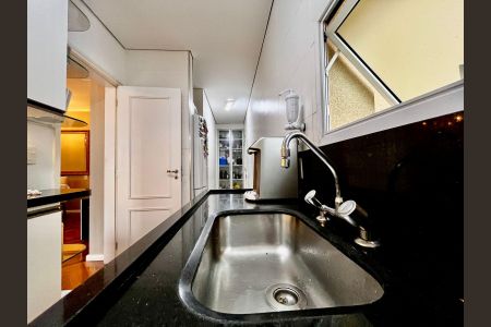 Apartamento à venda com 90m², 2 quartos e 2 vagasBanheiro da Suíte 2