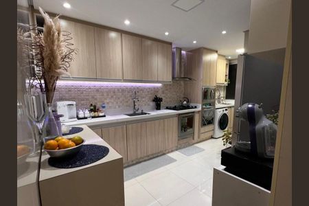 Cozinha de apartamento para alugar com 3 quartos, 78m² em Rio Pequeno, São Paulo