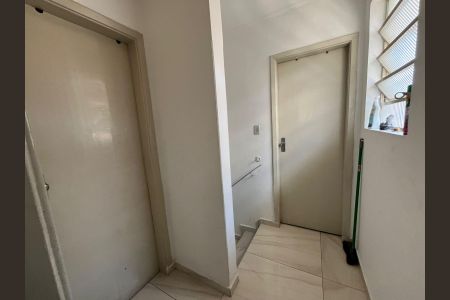Corredor de casa à venda com 2 quartos, 108m² em Jardim do Colegio (Zona Norte), São Paulo