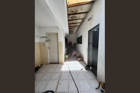 Casa à venda com 108m², 2 quartos e 2 vagasCorredor