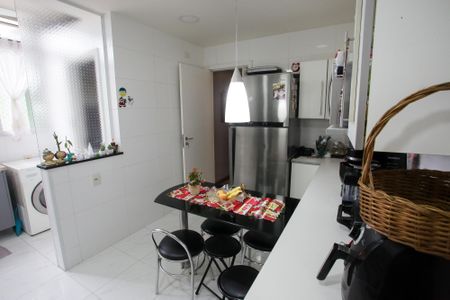 Apartamento para alugar com 120m², 4 quartos e 2 vagasCozinha