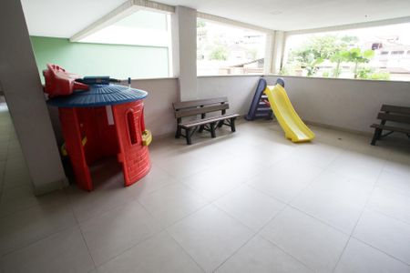 Apartamento para alugar com 120m², 4 quartos e 2 vagasÁrea comum - Playground