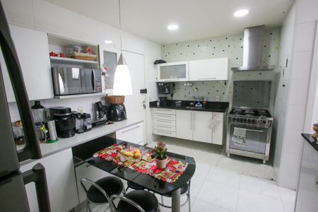 Apartamento para alugar com 120m², 4 quartos e 2 vagasCozinha