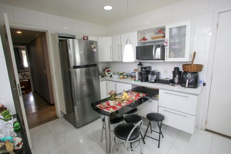 Apartamento para alugar com 120m², 4 quartos e 2 vagasCozinha