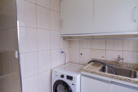 Apartamento à venda com 58m², 2 quartos e 1 vagaCozinha e Área de Serviço