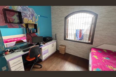 Casa à venda com 249m², 4 quartos e 3 vagas Casa à venda com 249m², 4 quartos e 3 vagasQuarto 2