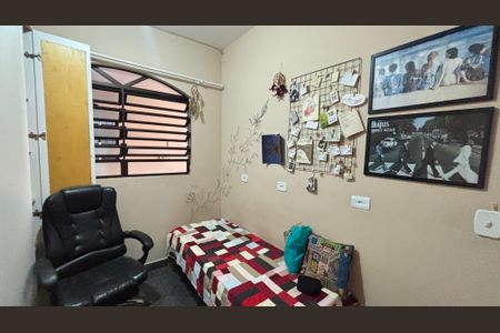 Casa à venda com 249m², 4 quartos e 3 vagas Casa à venda com 249m², 4 quartos e 3 vagasQuarto 3