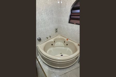 Casa à venda com 249m², 4 quartos e 3 vagas Casa à venda com 249m², 4 quartos e 3 vagasBanheiro da Suíte