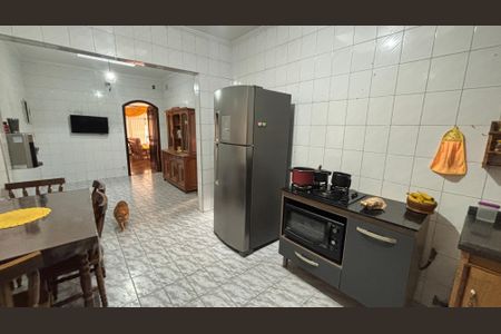 Casa à venda com 249m², 4 quartos e 3 vagas Casa à venda com 249m², 4 quartos e 3 vagasCozinha