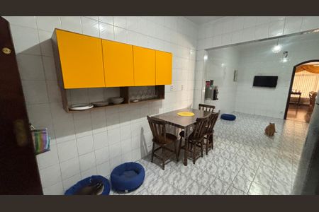 Casa à venda com 249m², 4 quartos e 3 vagas Casa à venda com 249m², 4 quartos e 3 vagasCozinha