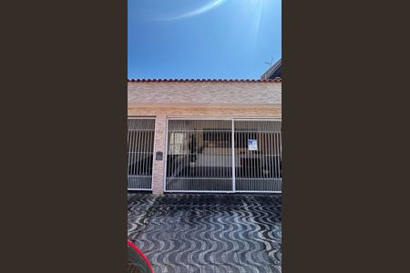 Casa à venda com 249m², 4 quartos e 3 vagas Casa à venda com 249m², 4 quartos e 3 vagasFachada