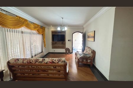Sala  de casa para alugar com 4 quartos, 249m² em Jardim Monte Libano, Santo André