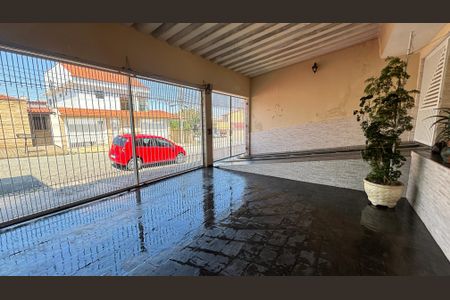 Casa à venda com 249m², 4 quartos e 3 vagas Casa à venda com 249m², 4 quartos e 3 vagasGaragem