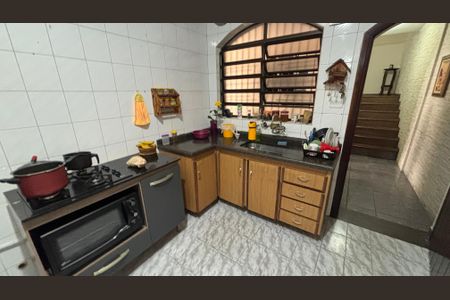 Casa à venda com 249m², 4 quartos e 3 vagas Casa à venda com 249m², 4 quartos e 3 vagasCozinha