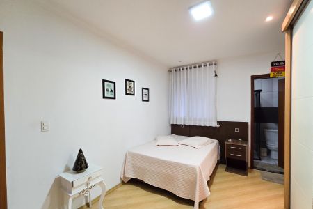 Casa à venda com 460m², 3 quartos e 4 vagasSuíte